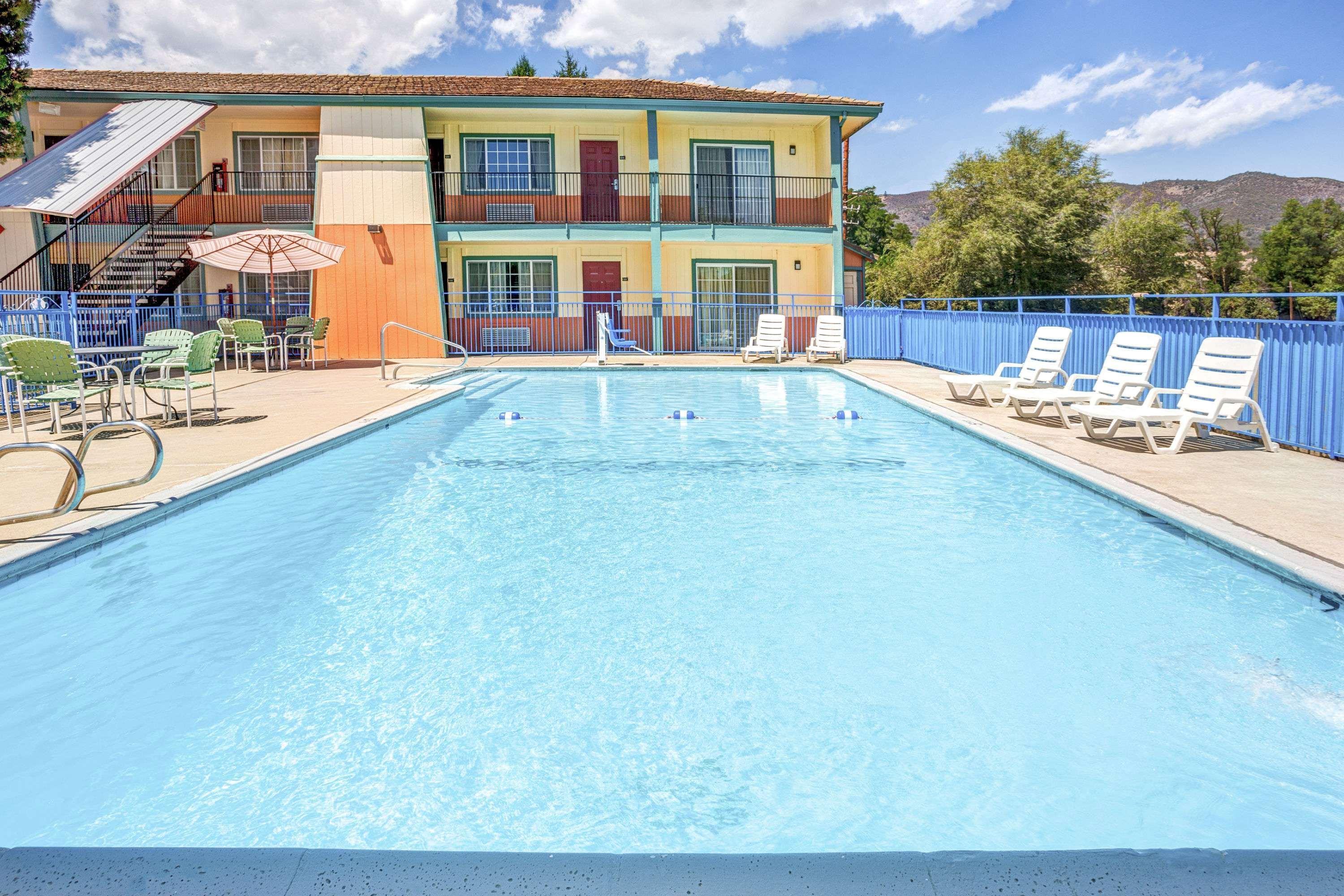 Super 8 By Wyndham Yreka Hotel Exterior foto